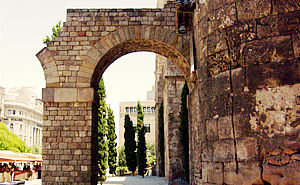 Barcino. Pictures Roman city Barcelona - Roman walls