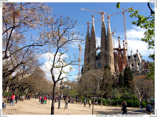 La Sagrada Familia Passion Facade