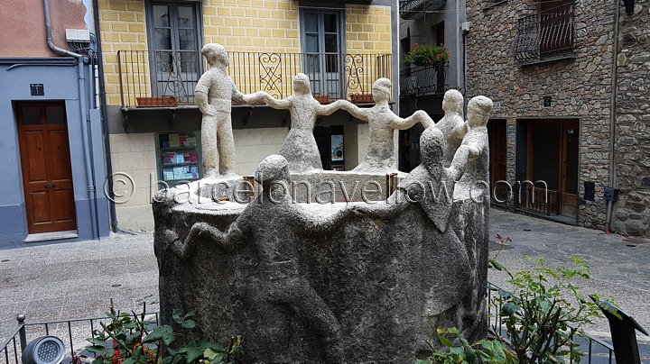 andorra_la_vella_sardana_fountain