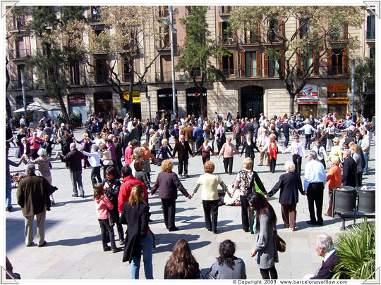 Barcelona cathedral sardanes