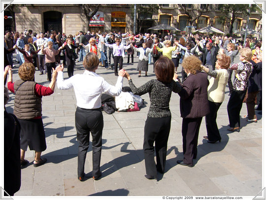 Sardanas dancing Barcelona