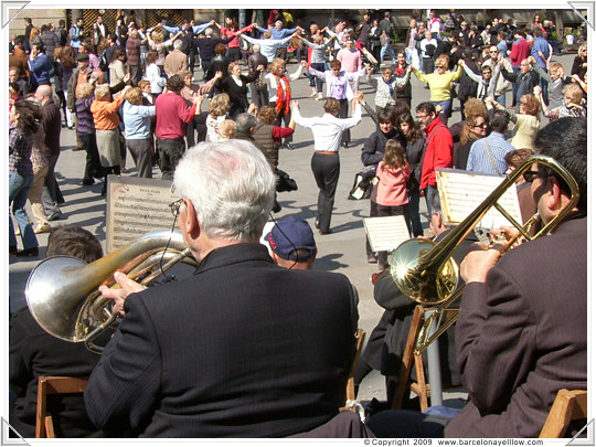 Sardanas dancing Barcelona