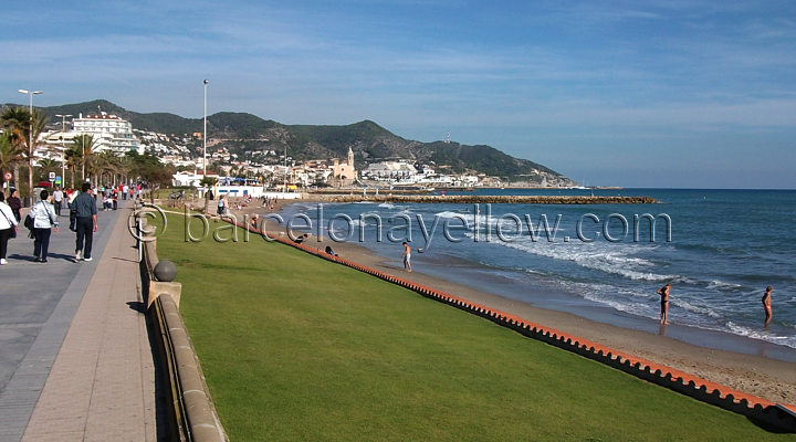 sitges_beach_promenade